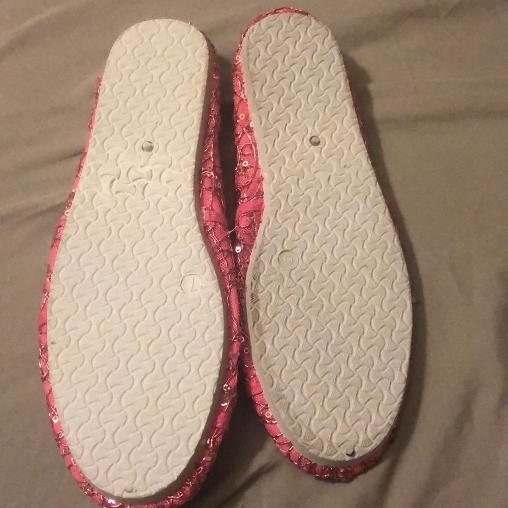 Shoes - Picture 2 of 3